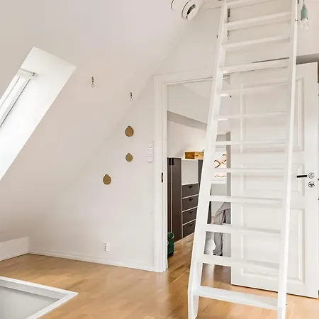 Design By Bryggen - View & Location